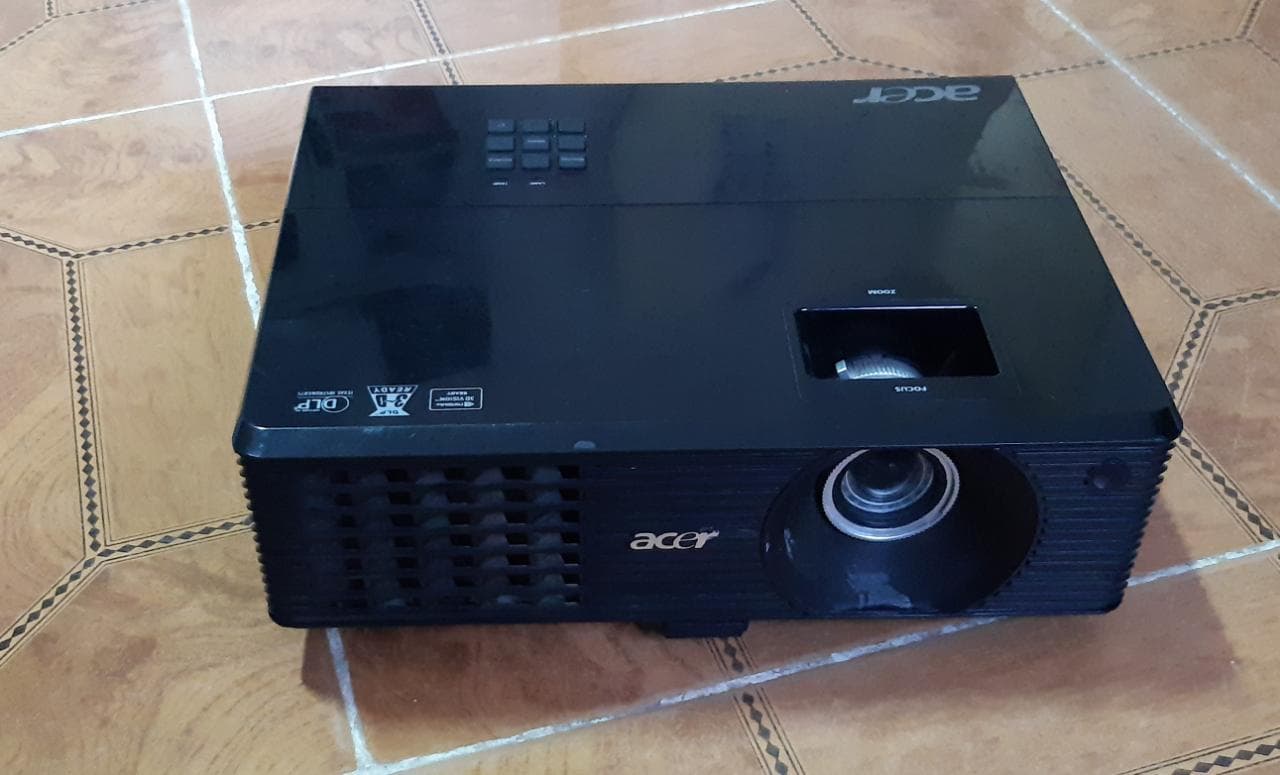 Projector  Acer · — imagem 1