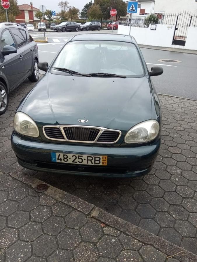 Daewoo Lanos · Ano 2001 — imagen 3