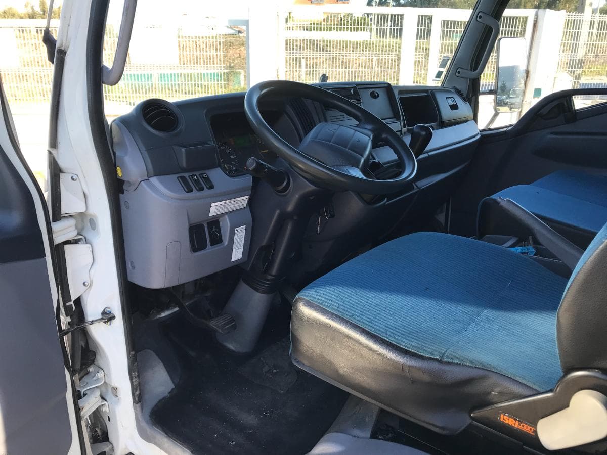 Mitsubishi Canter Fuso 3C13 · Ano 2014 — imagem 14