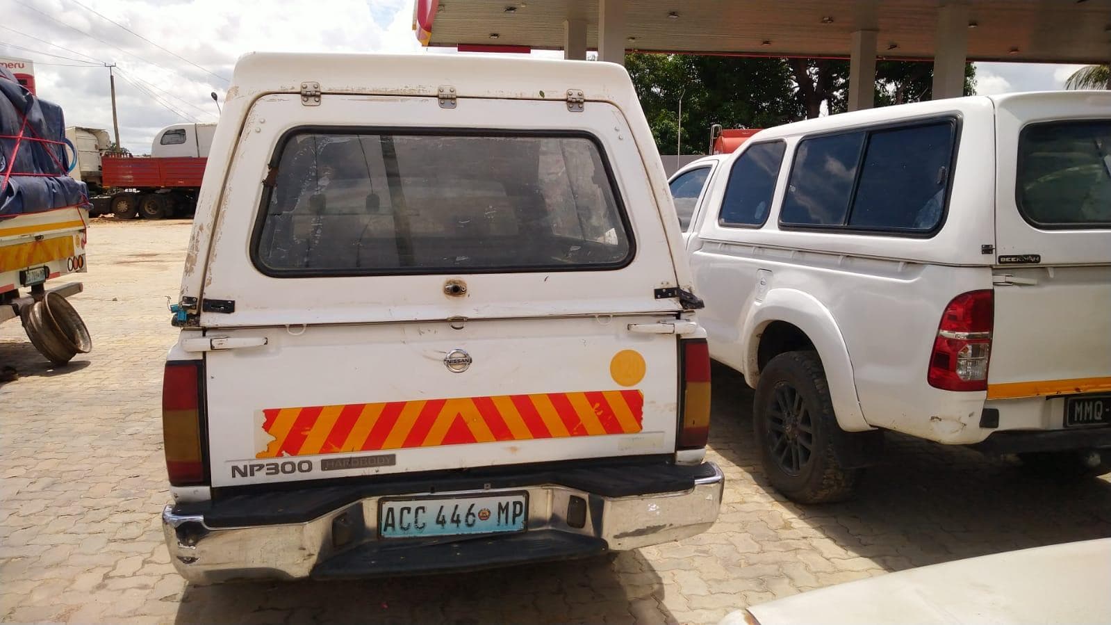 Nissan Hard Body NP300 · — image 11