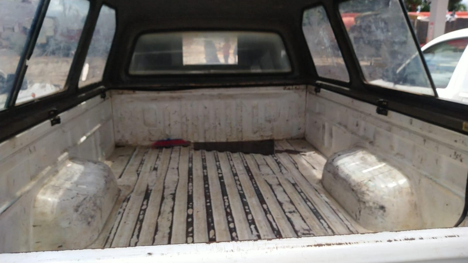 Toyota Hilux · — image 8