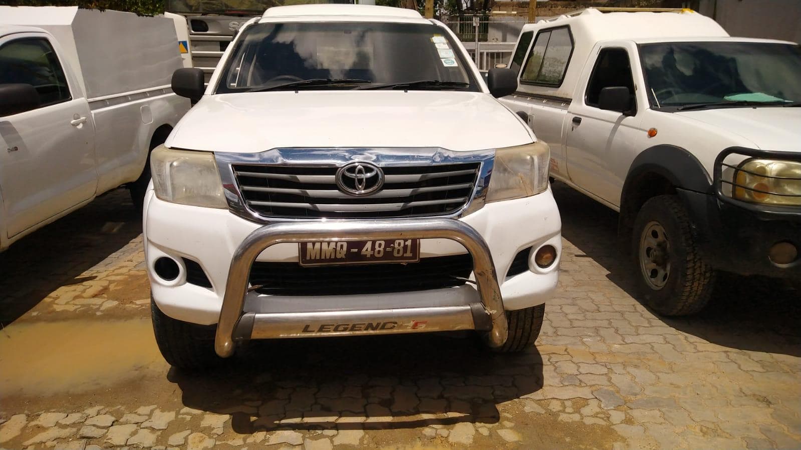 Toyota Hilux · — image 10