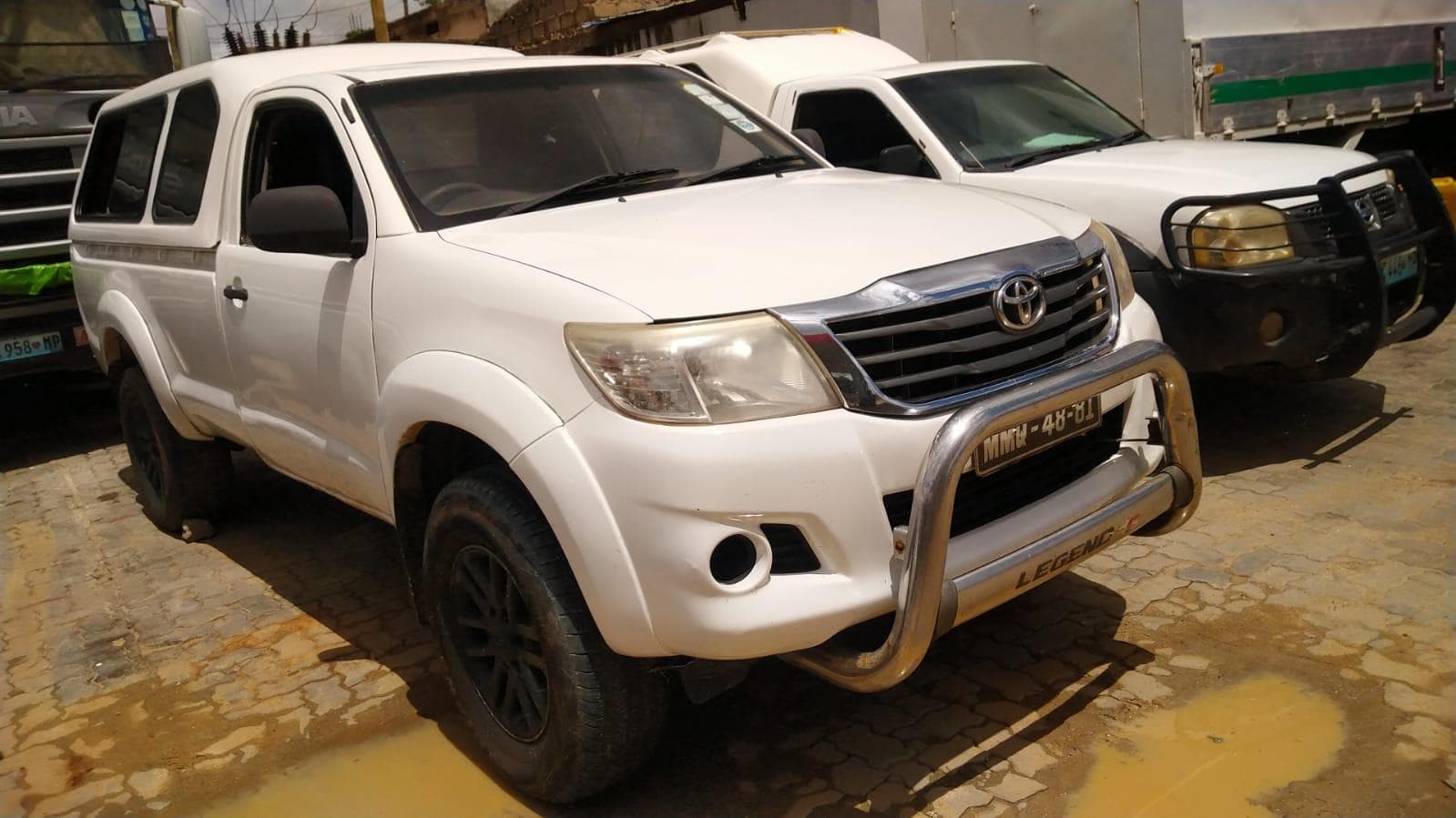 Toyota Hilux · — image 13