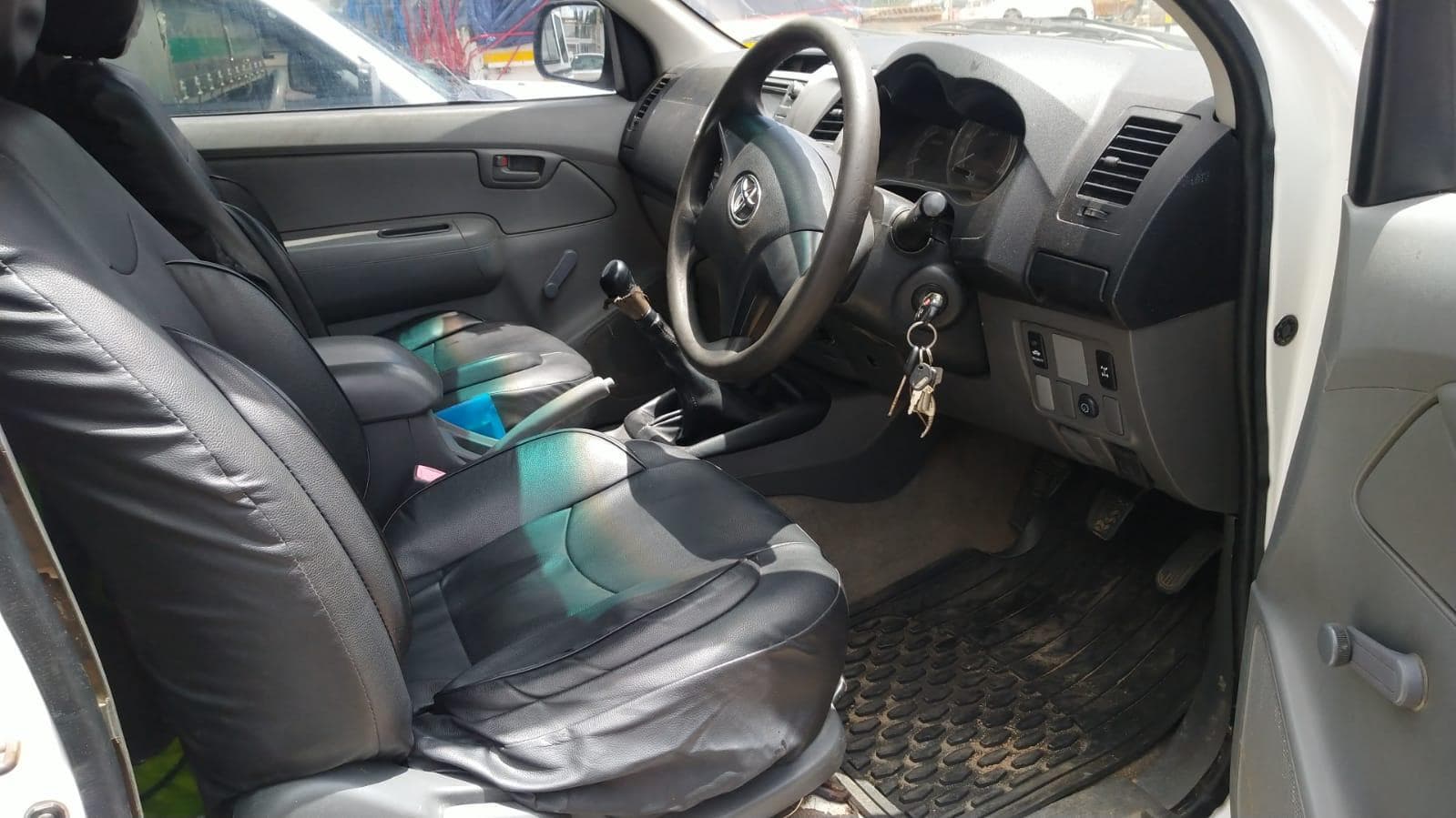 Toyota Hilux · — image 15