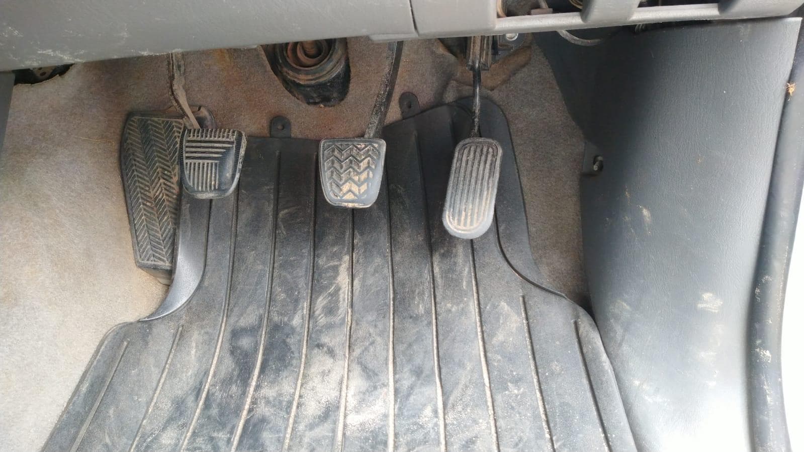 Toyota Hilux · — image 17