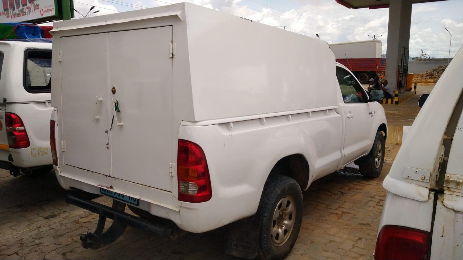 Toyota Hilux · — image 7