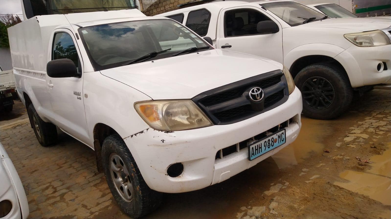 Toyota Hilux · — image 10
