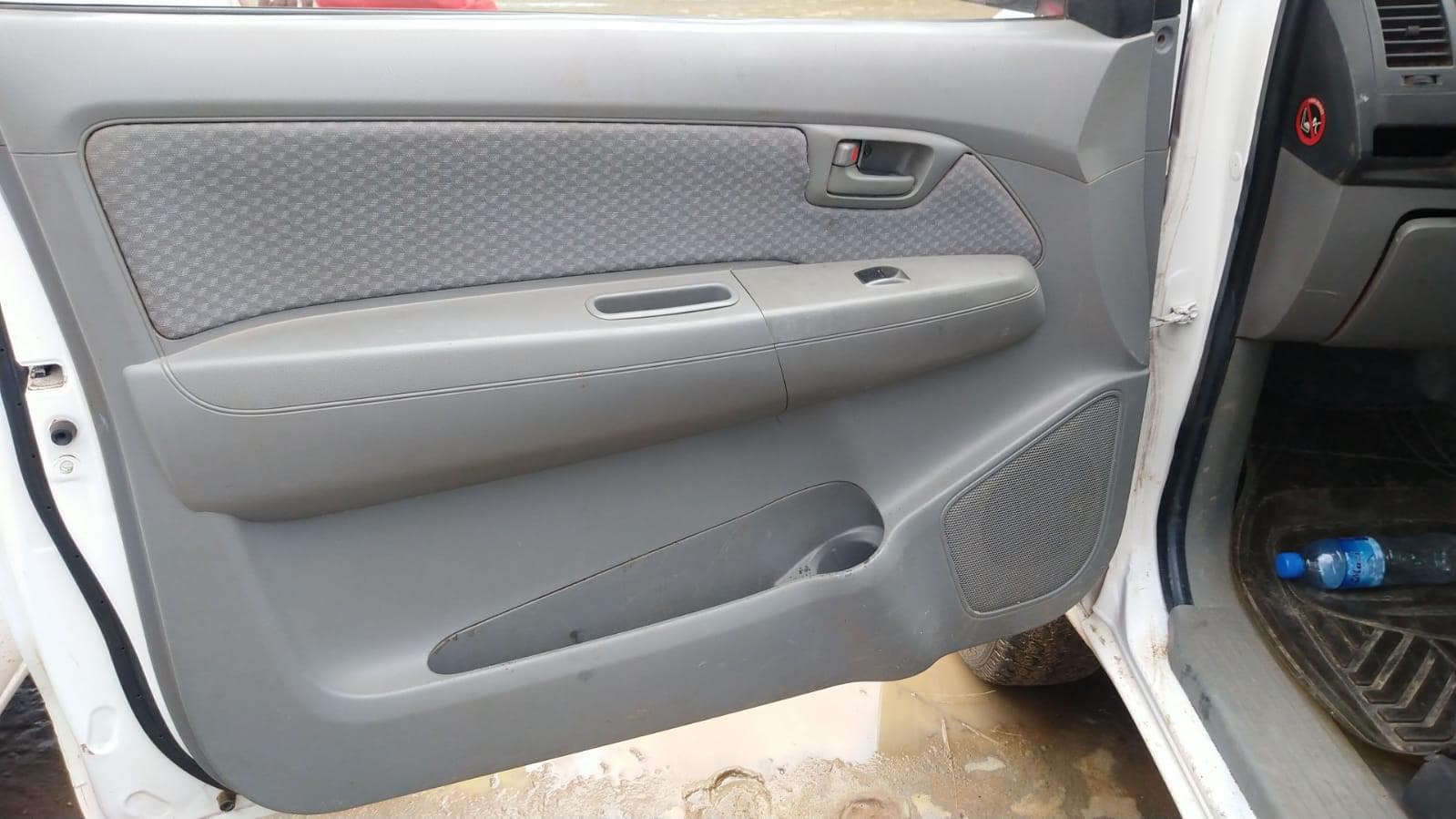 Toyota Hilux · — image 12