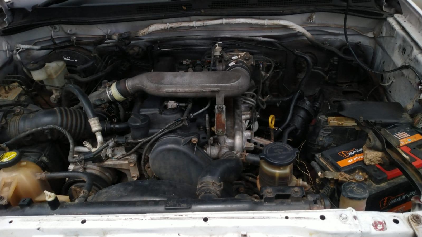 Toyota Hilux · — image 13