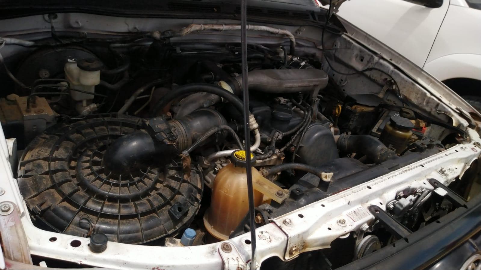 Toyota Hilux · — image 14