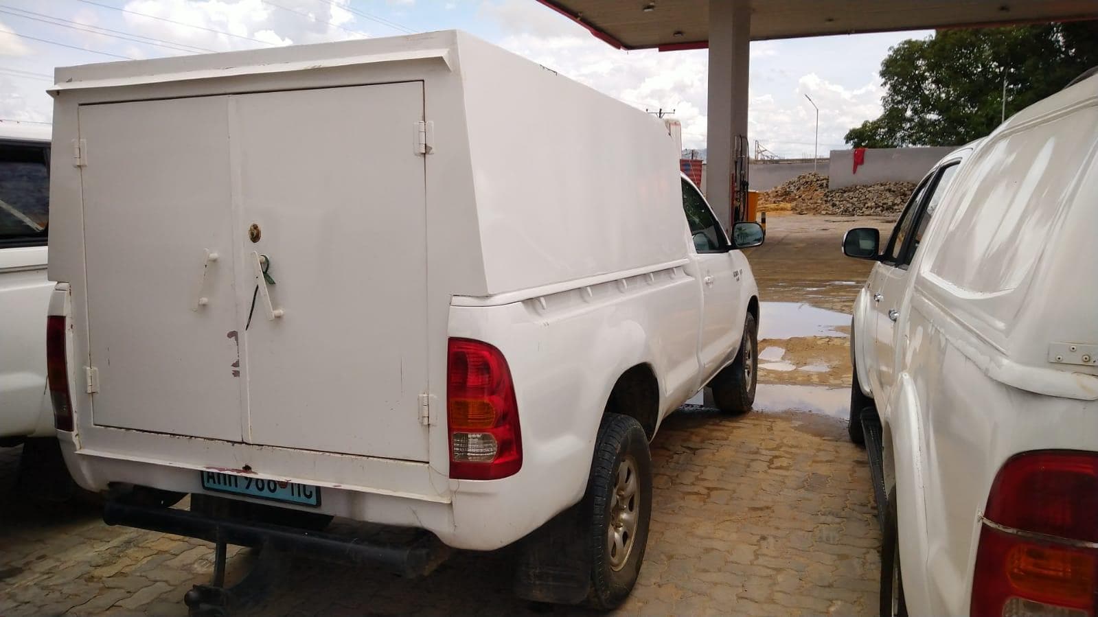 Toyota Hilux · — image 18