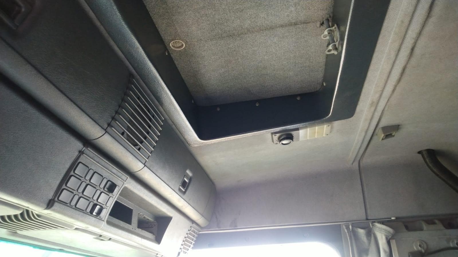 SCANIA 97D 260 · — imagen 21