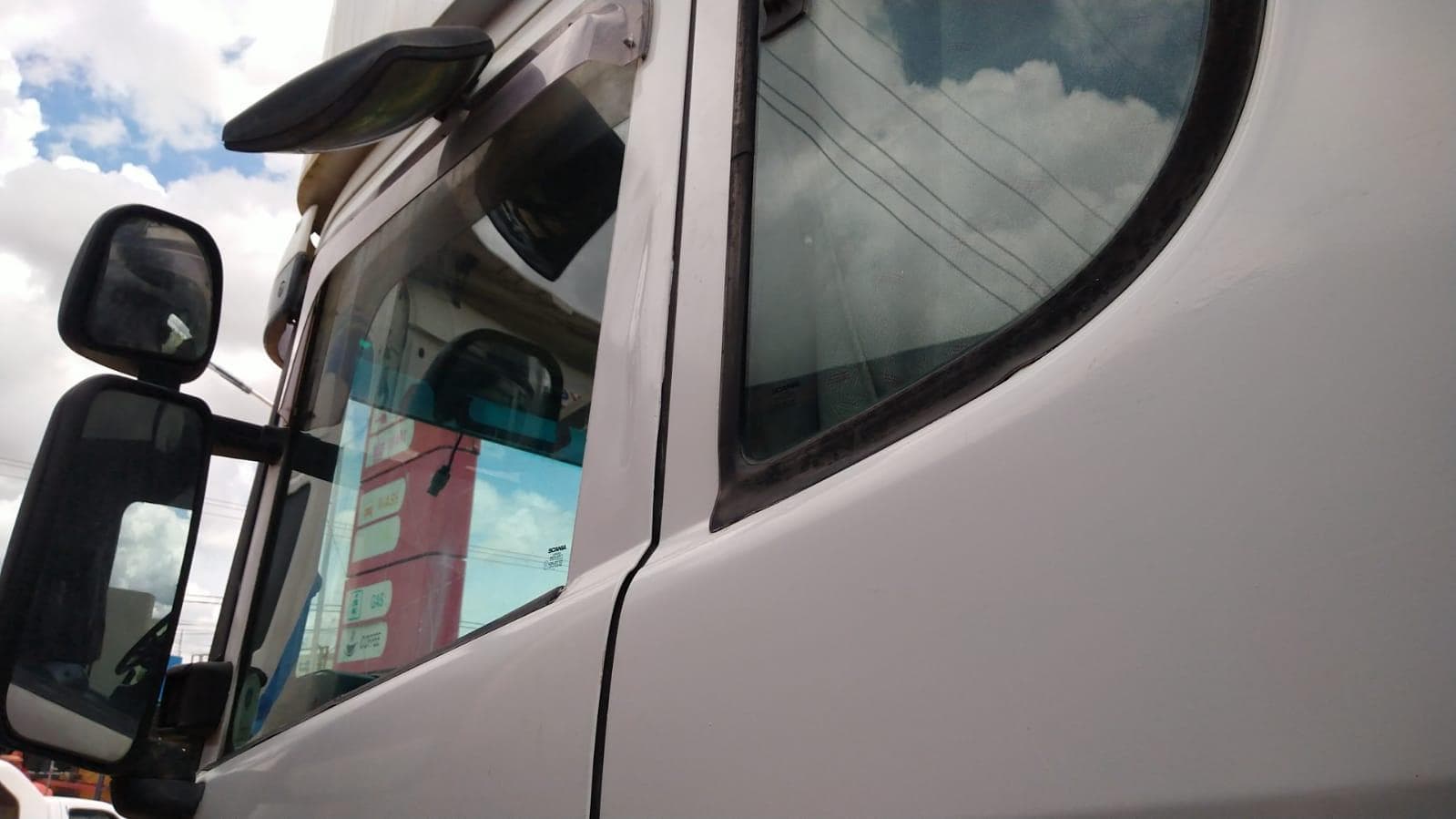 SCANIA 97D 260 · — imagen 26