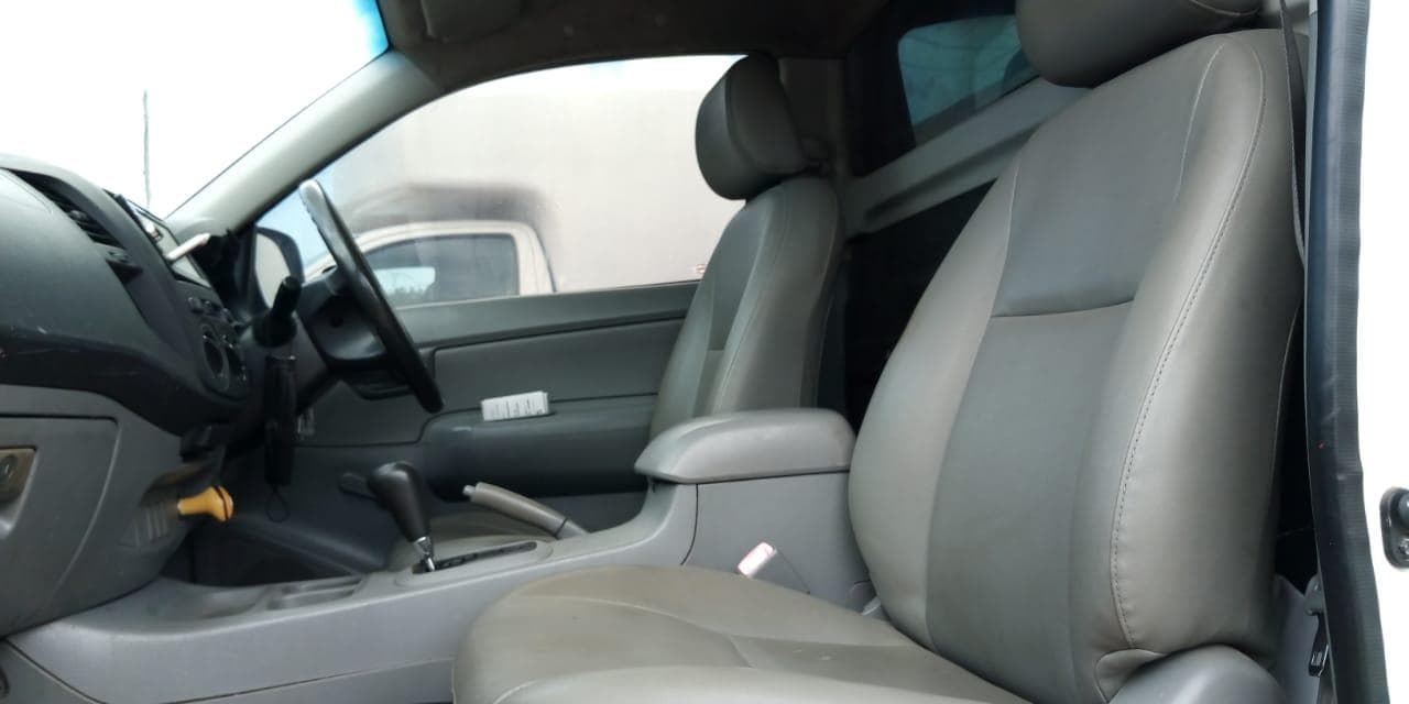 Toyota Hilux · — image 6