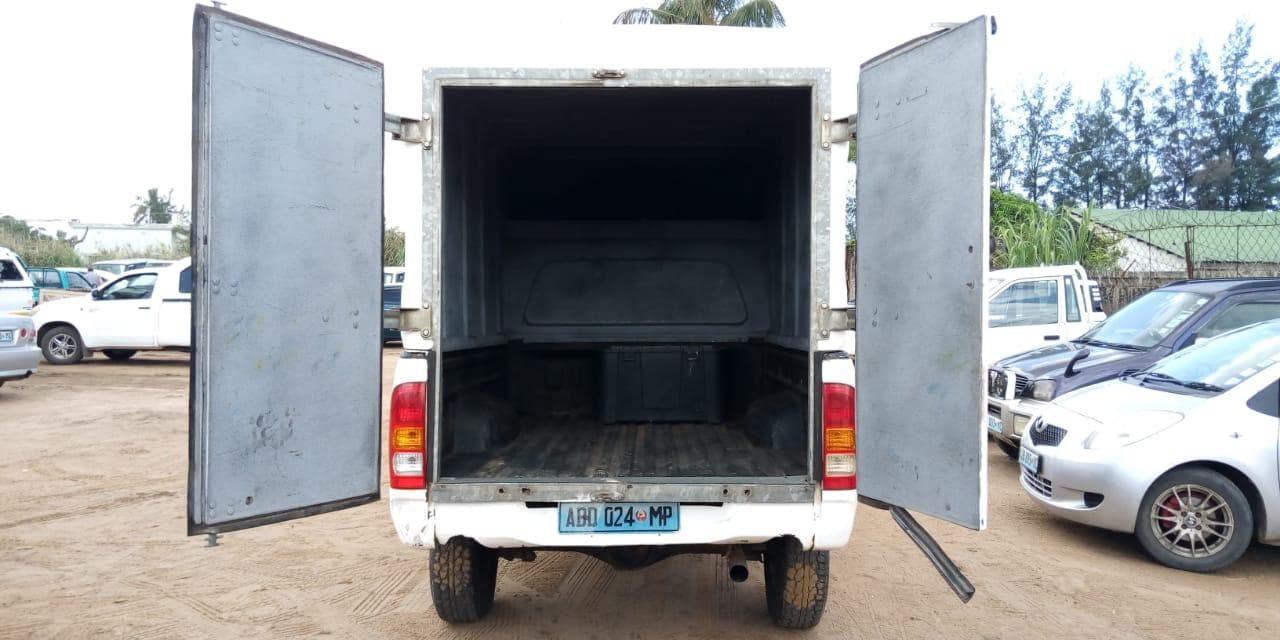 Toyota Hilux · — image 5