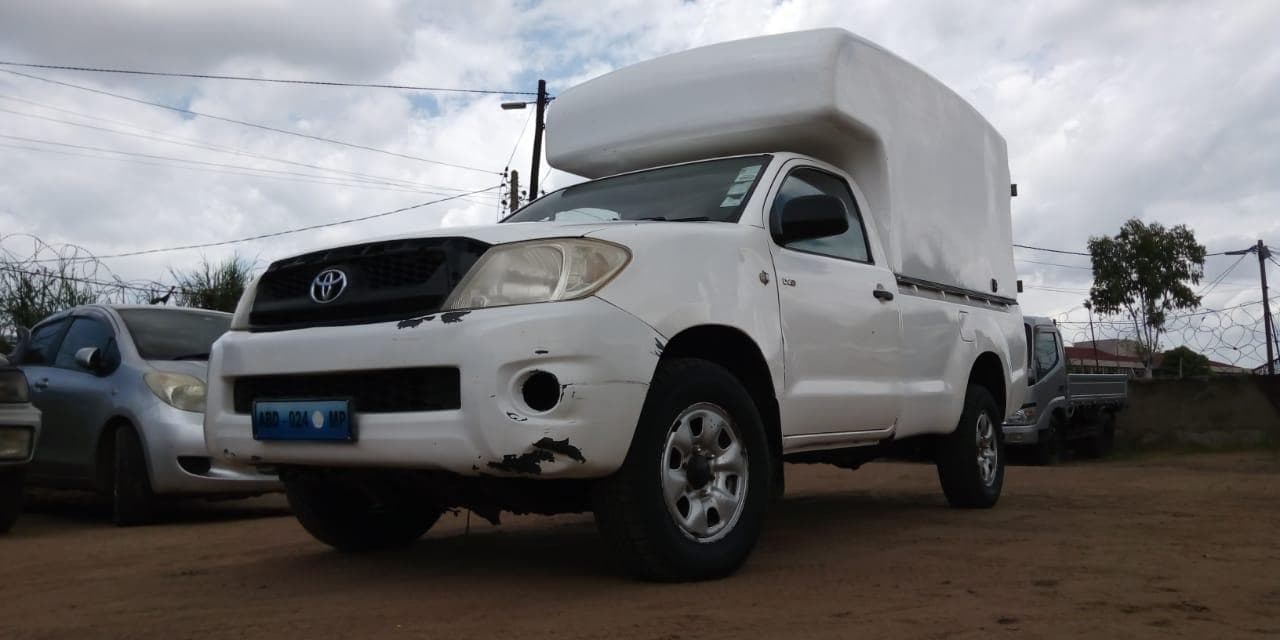 Toyota Hilux · — image 2