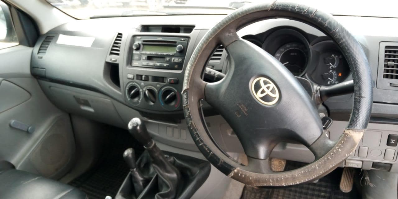Toyota Hilux · — image 14