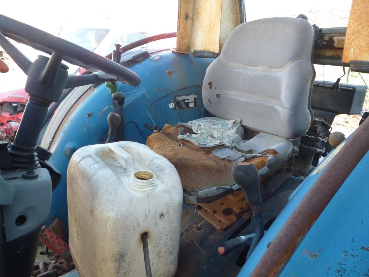 Bedford NKR + Trator NEW HOLLAND TN 55 + Reboque com cuba em inox — imagen 11