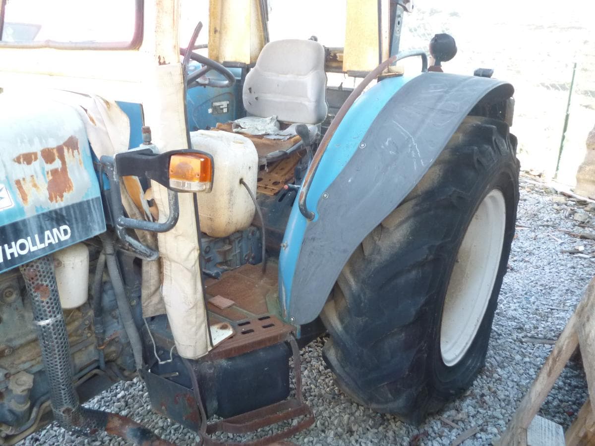 Bedford NKR + Trator NEW HOLLAND TN 55 + Reboque com cuba em inox — imagen 20