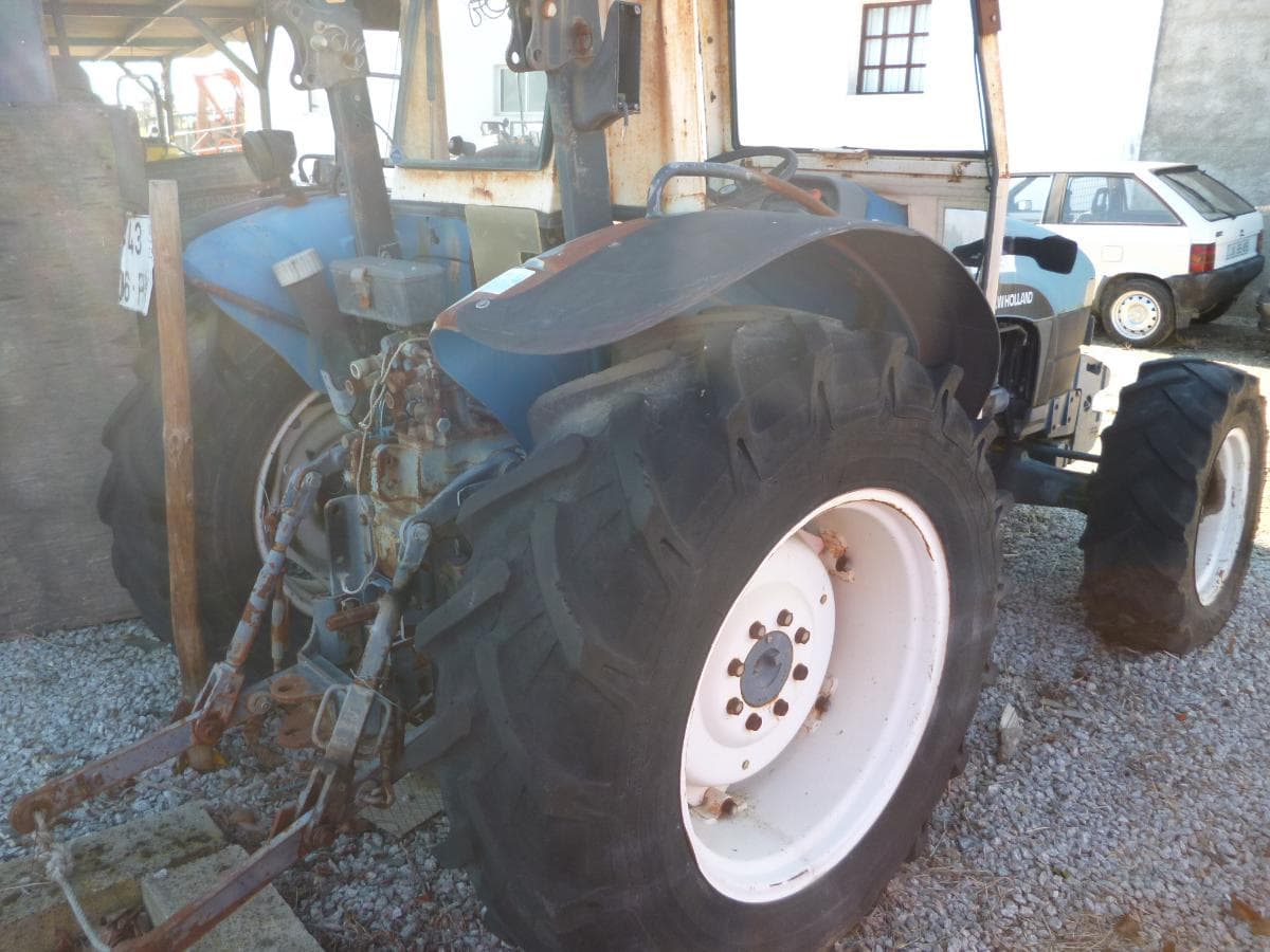 Bedford NKR + Trator NEW HOLLAND TN 55 + Reboque com cuba em inox — imagen 26