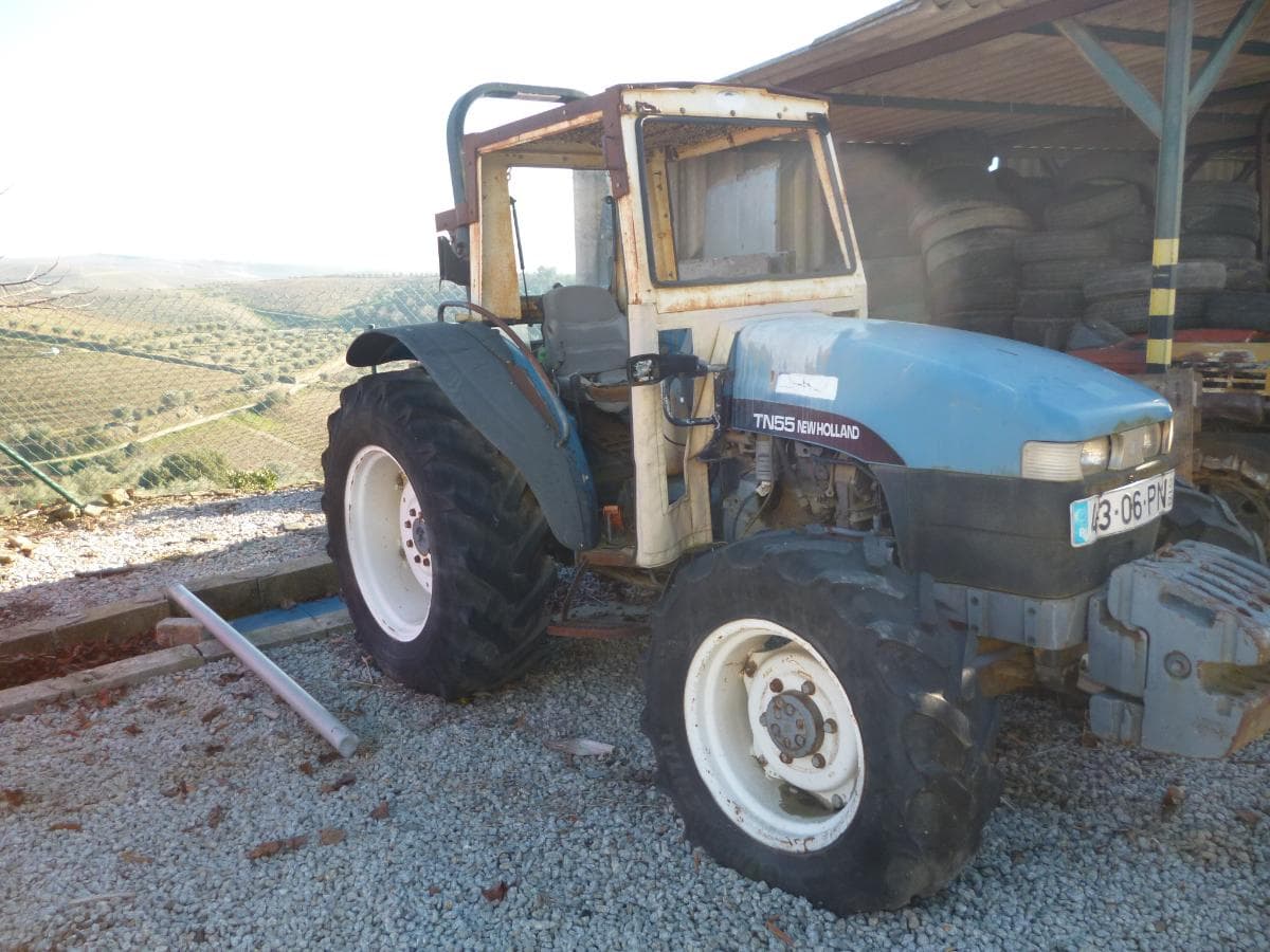 Bedford NKR + Trator NEW HOLLAND TN 55 + Reboque com cuba em inox — imagen 2