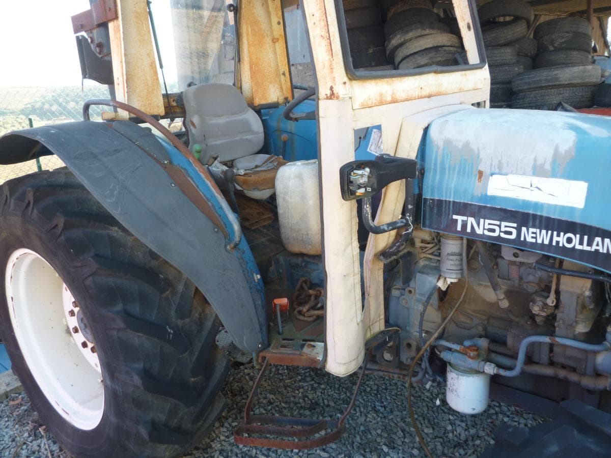 Bedford NKR + Trator NEW HOLLAND TN 55 + Reboque com cuba em inox — imagen 25