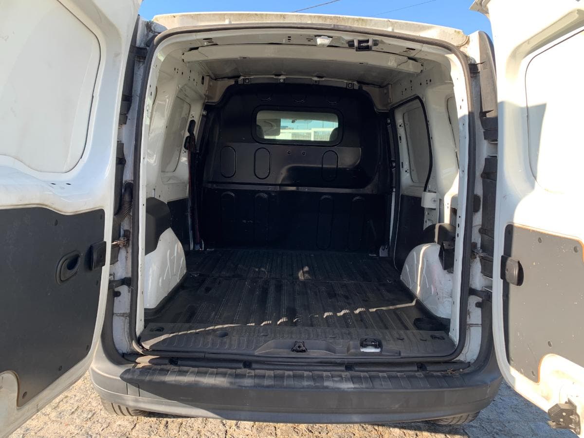 Renault Kangoo 1.5 DCI · Ano 2009 — imagen 4