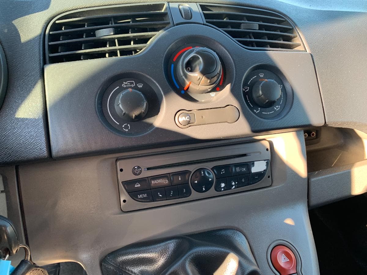 Renault Kangoo 1.5 DCI · Ano 2009 — imagen 15