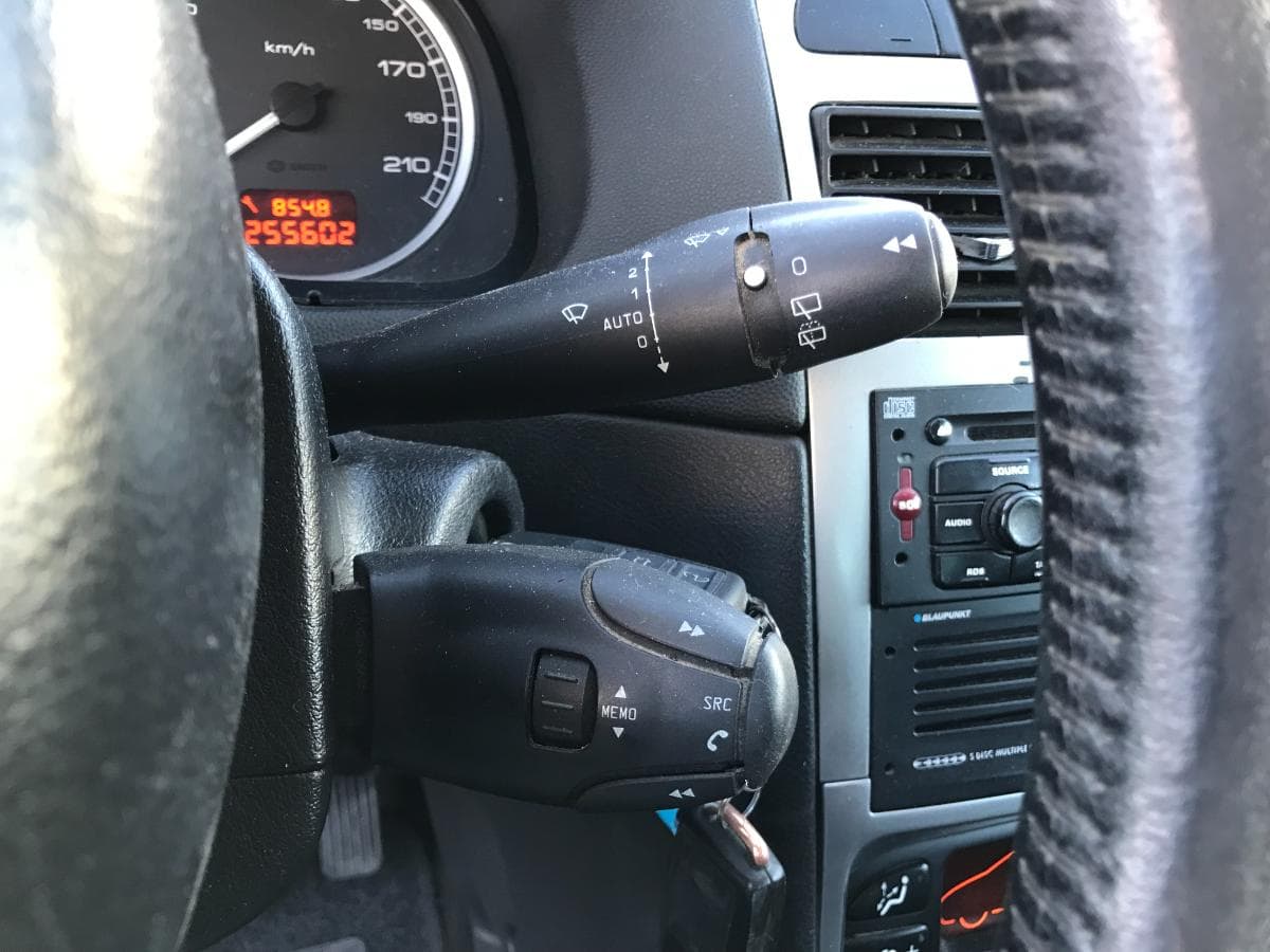 Peugeot 307 1.4HDI · Ano 2004 — imagem 4
