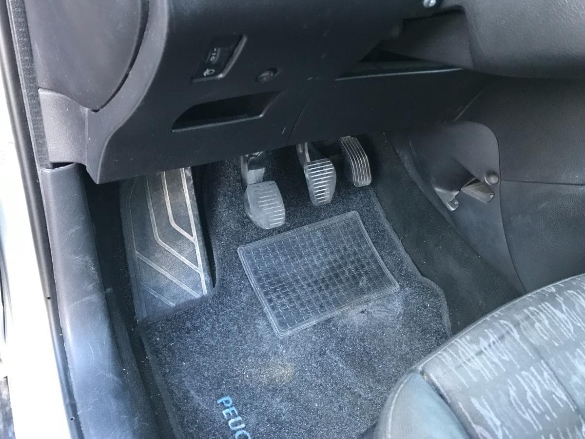 Peugeot 307 1.4HDI · Ano 2004 — imagem 7