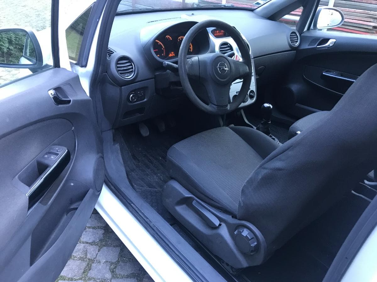 Opel Corsa 1.3 Cdti · Año 2011 — imagen 8