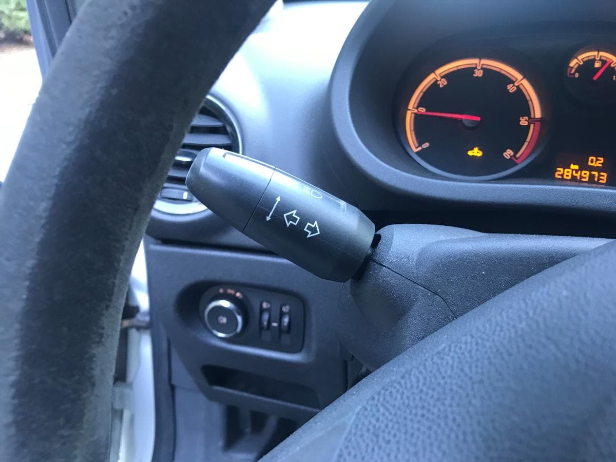 Opel Corsa 1.3 Cdti · Año 2011 — imagen 12