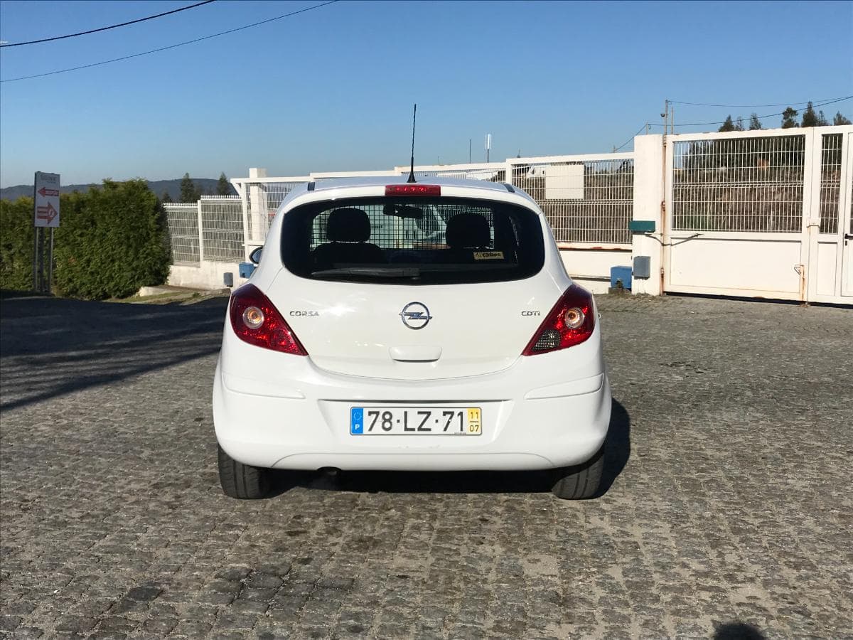 Opel Corsa 1.3 Cdti · Año 2011 — imagen 13