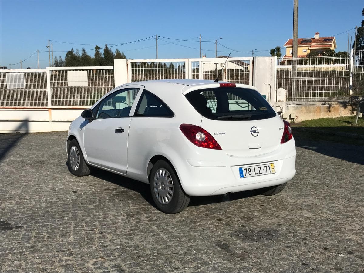 Opel Corsa 1.3 Cdti · Año 2011 — imagen 14