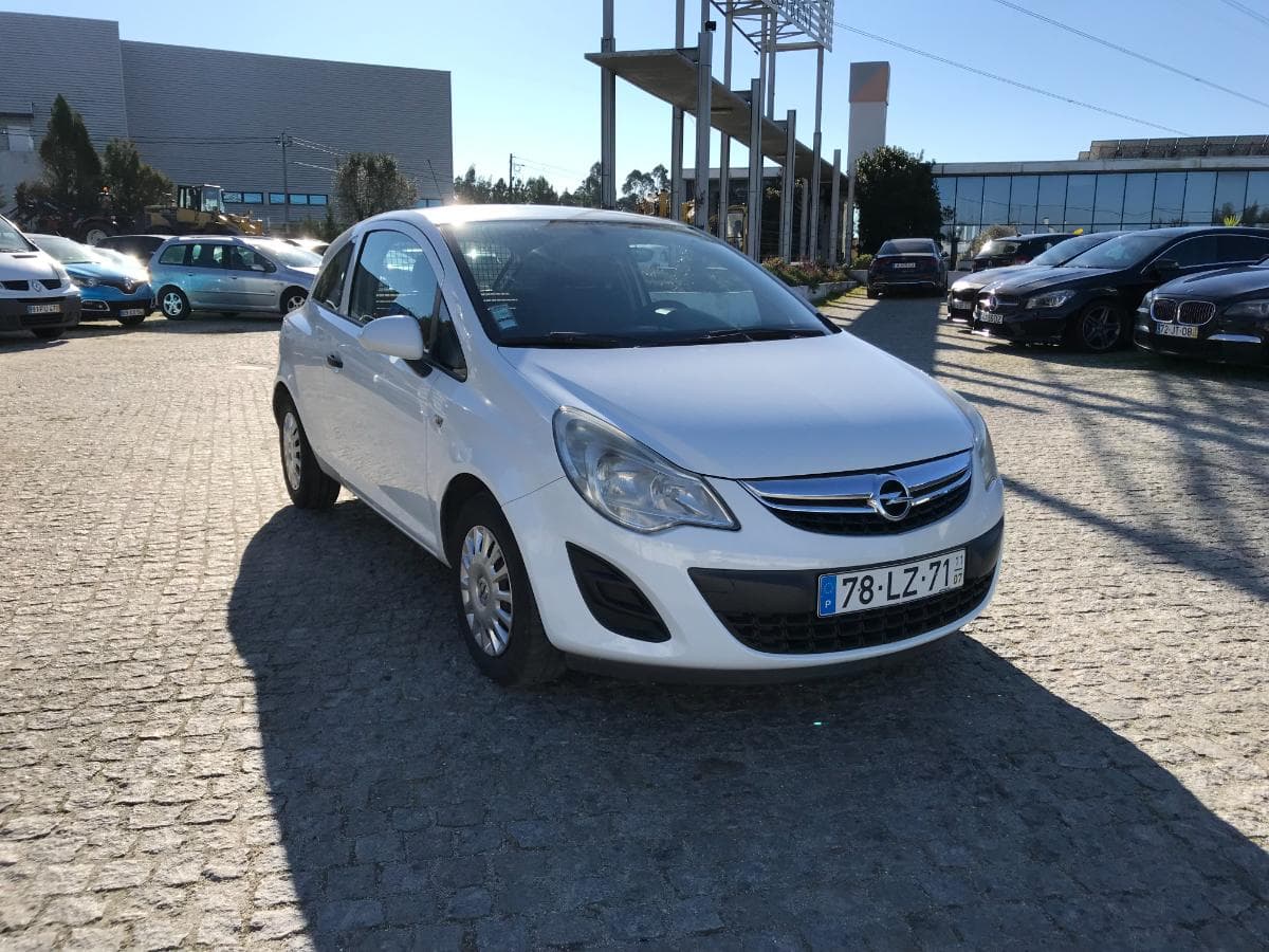 Opel Corsa 1.3 Cdti · Ano 2011