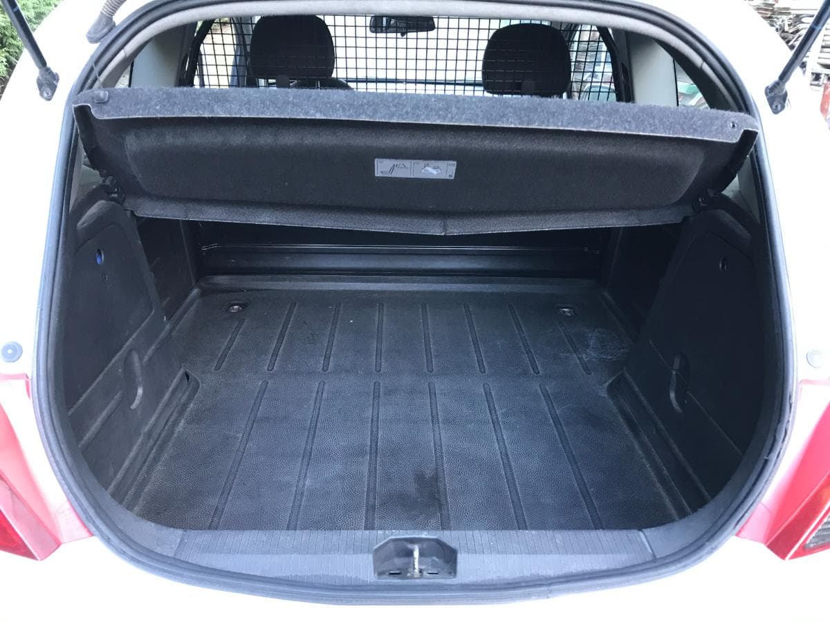 Opel Corsa 1.3 Cdti · Ano 2011 — imagen 23
