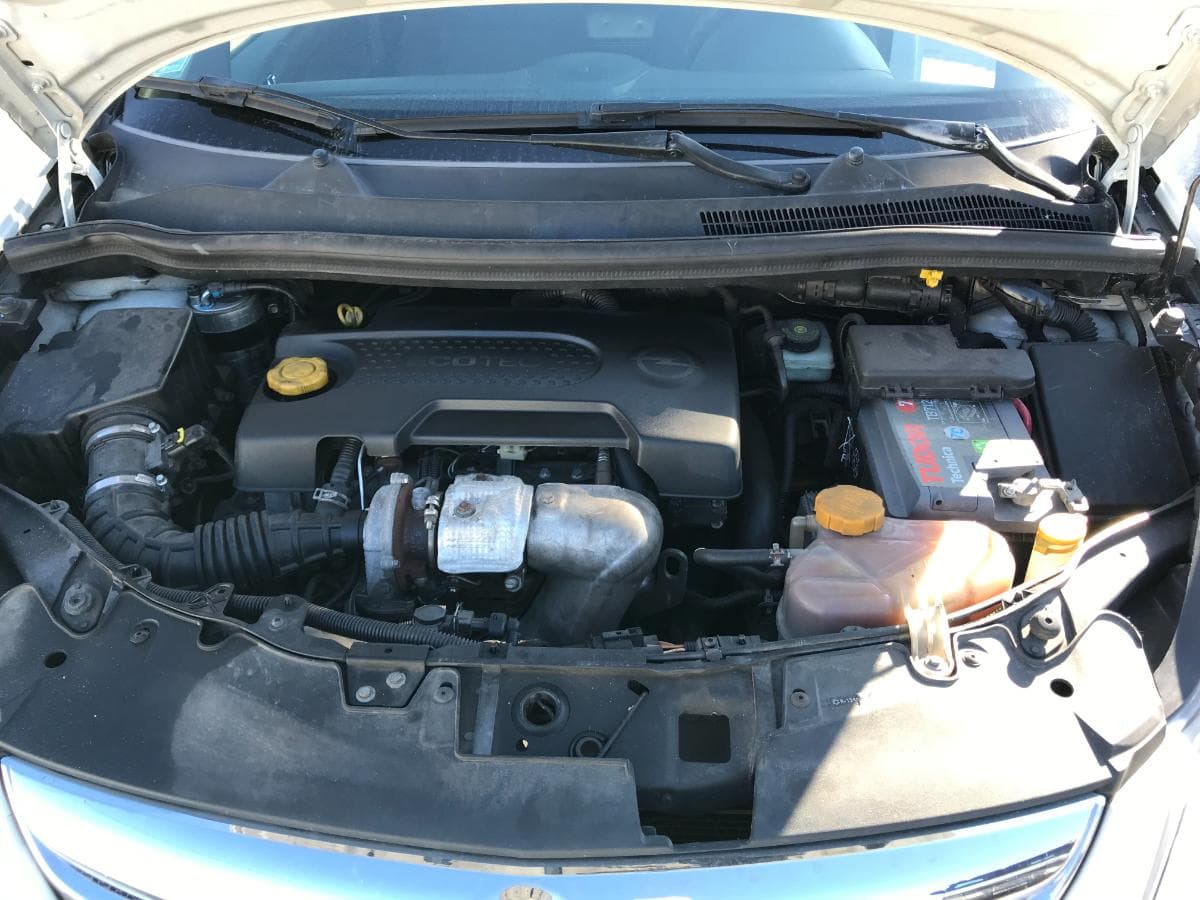 Opel Corsa 1.3 Cdti · Ano 2011 — imagen 8