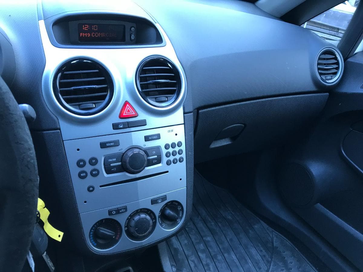 Opel Corsa 1.3 Cdti · Ano 2011 — imagen 13