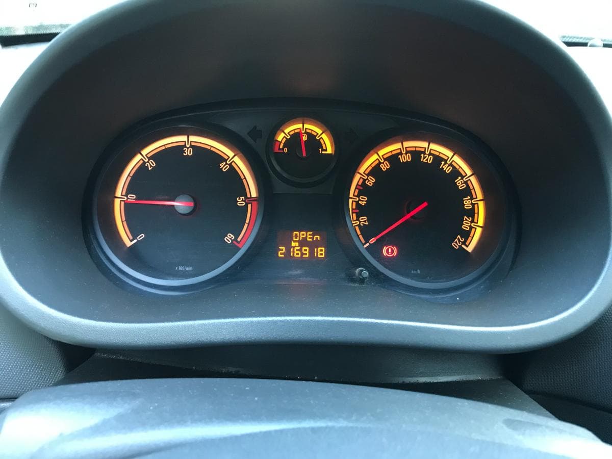 Opel Corsa 1.3 Cdti · Ano 2011 — imagen 15