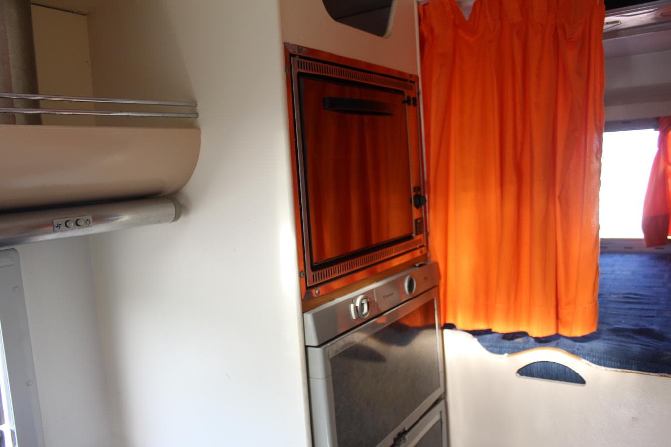 Autocaravana Fiat Ducato 2.8 Caravans International · Ano 2002 — imagem 3