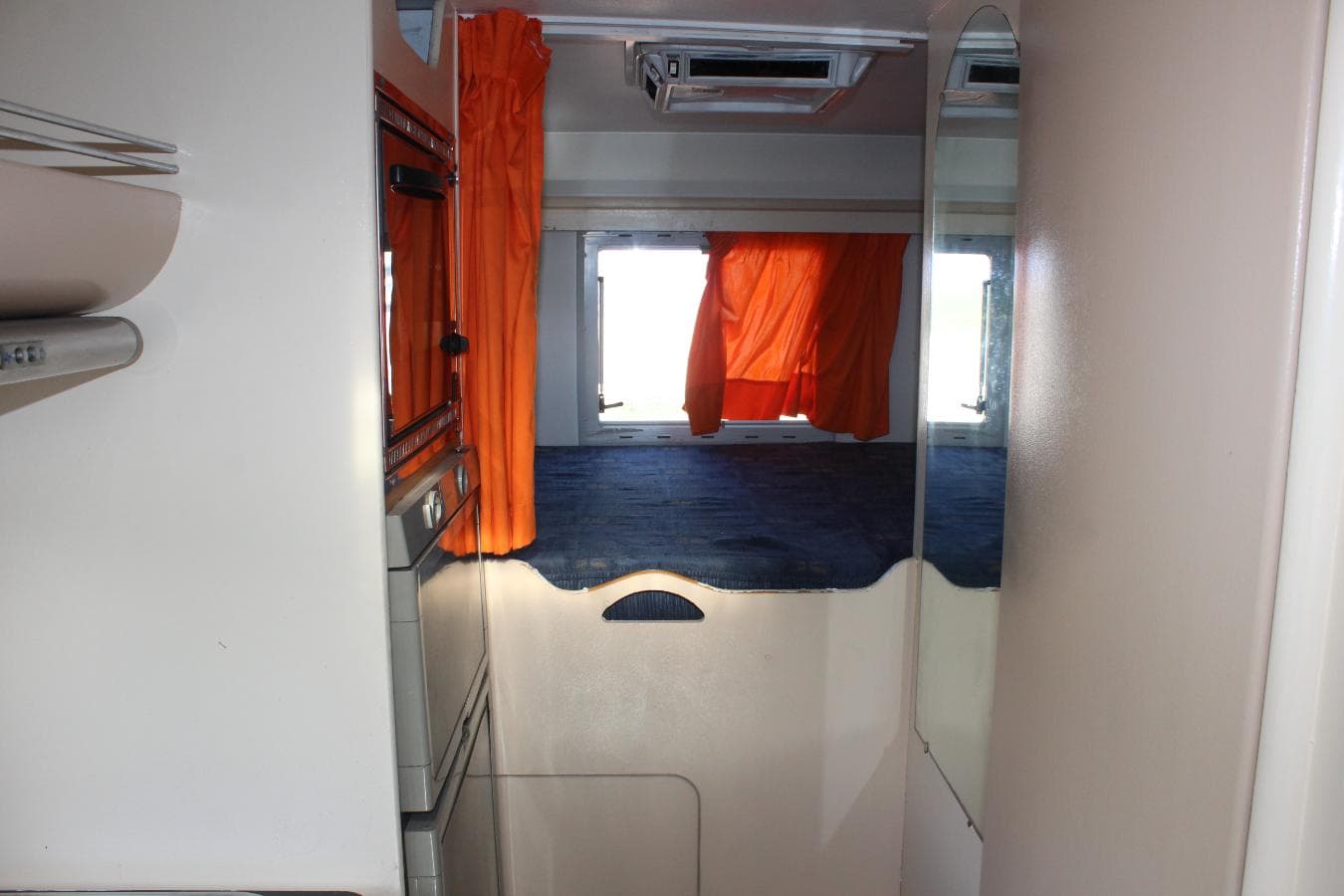 Autocaravana Fiat Ducato 2.8 Caravans International · Ano 2002 — imagem 5