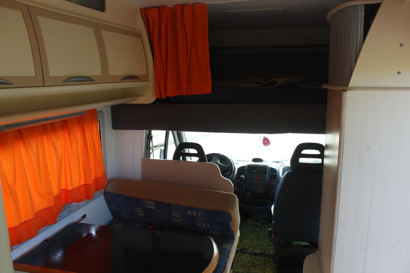 Autocaravana Fiat Ducato 2.8 Caravans International · Ano 2002 — imagem 8