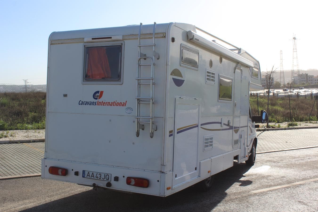Autocaravana Fiat Ducato 2.8 Caravans International · Ano 2002 — imagem 17