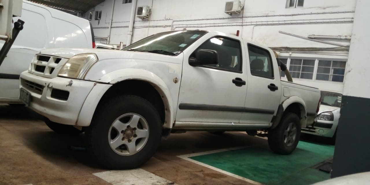 Isuzu KB · — image 4