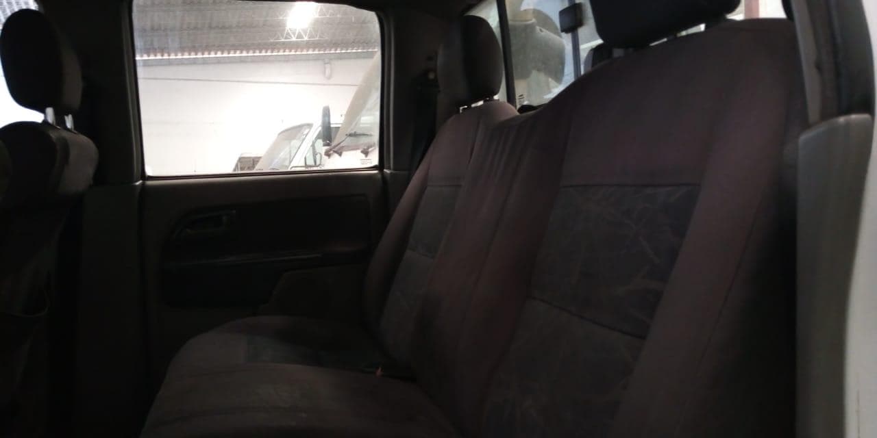 Isuzu KB · — image 7