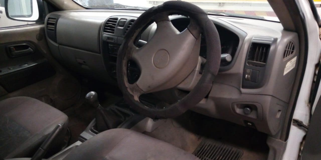 Isuzu KB · — image 10