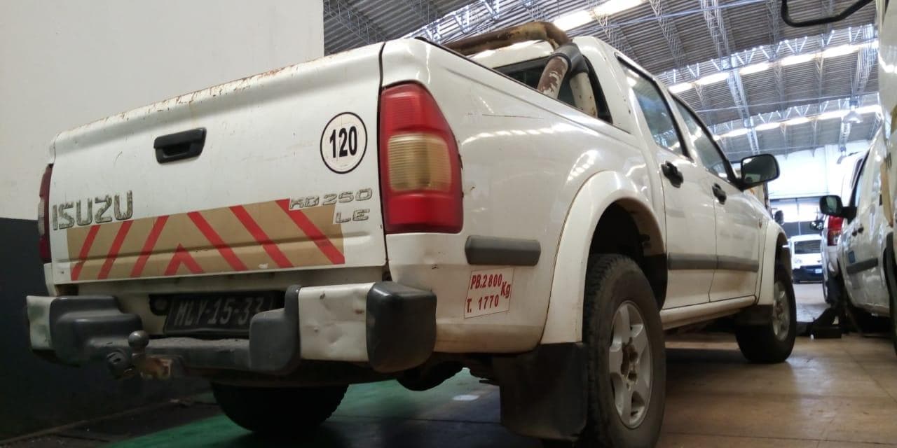 Isuzu KB · — image 2