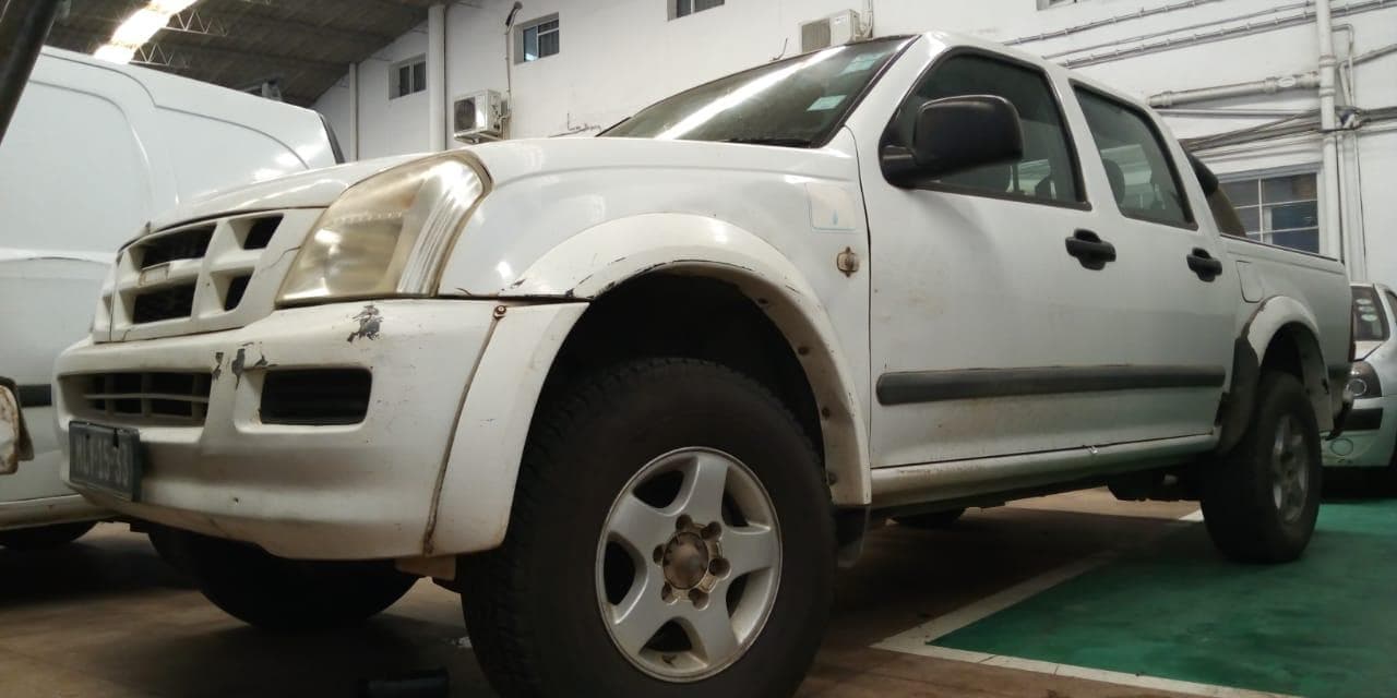 Isuzu KB · — image 1