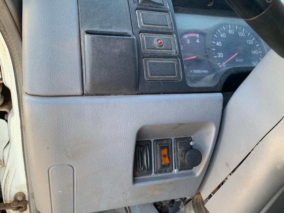 Mitsubishi Canter Fuso 7C140 · Ano 2006 — imagem 10