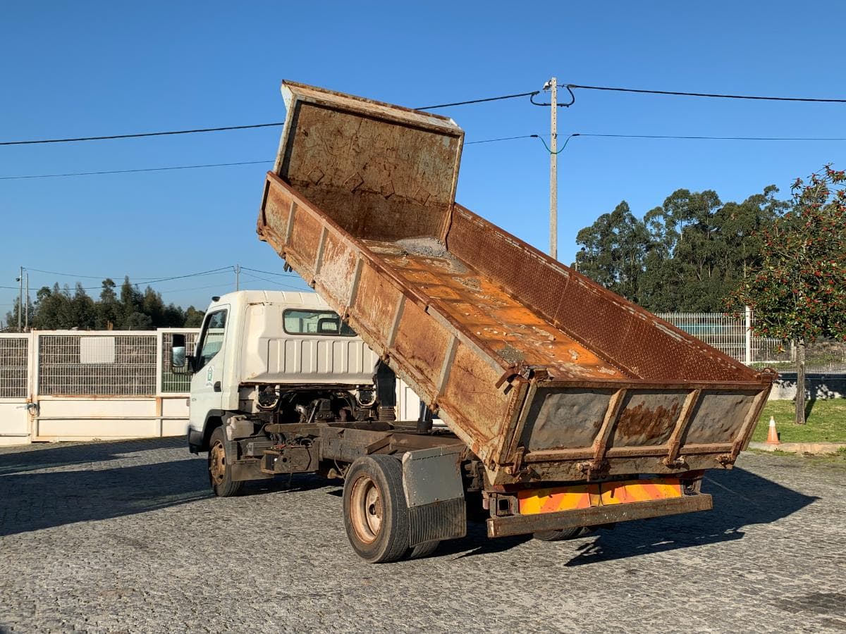 Mitsubishi Canter Fuso 7C140 · Ano 2006 — imagem 24